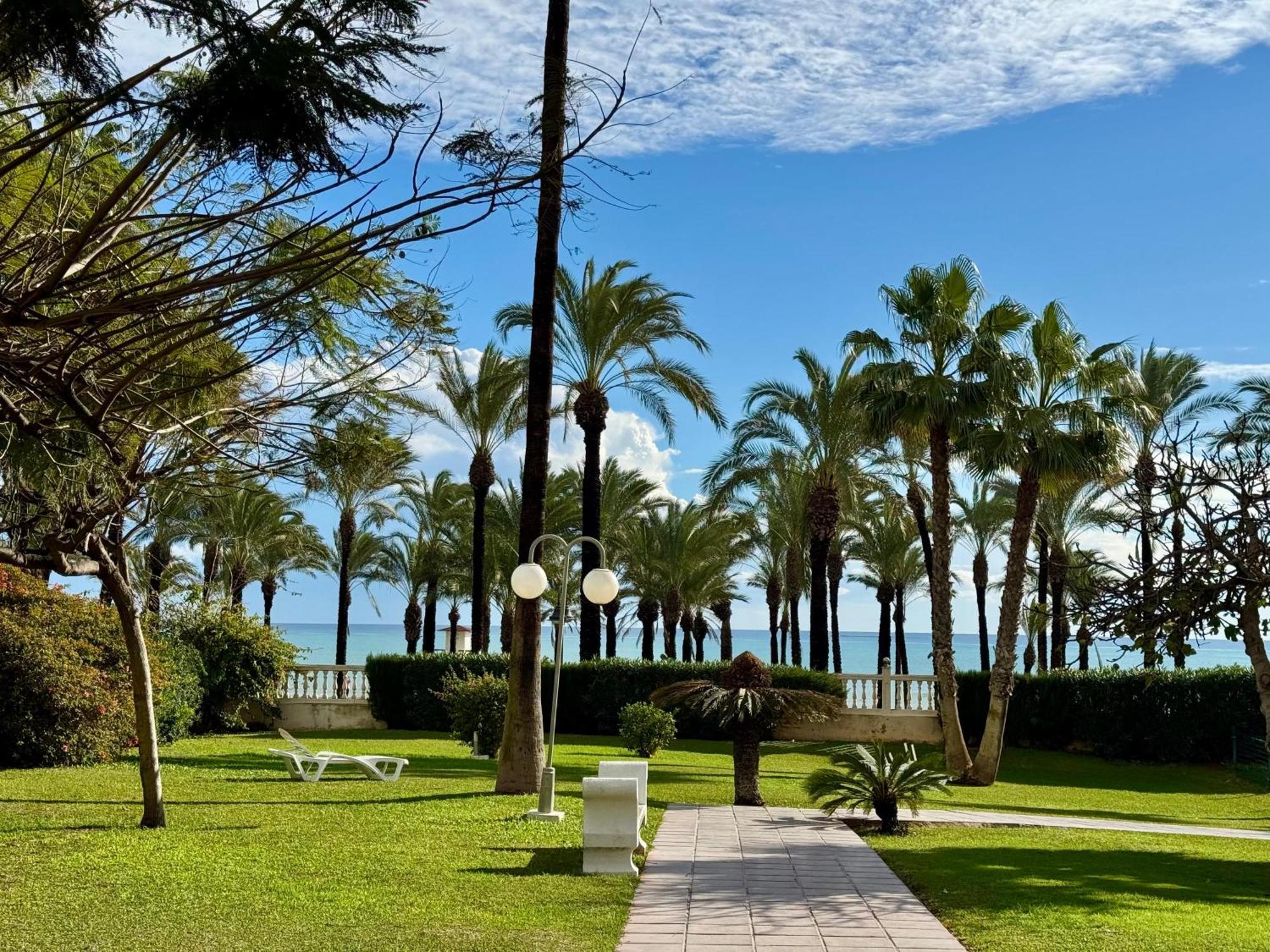 Carihuela En Primera Linea De Playa Con Vistas Y Garaje! C Appartement